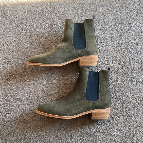 Olive ankle boots - Picture 2 of 5